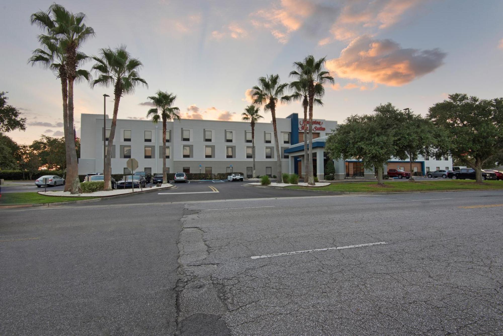 Hampton Inn & Suites Pensacola I-10 N At University Town Plaza Extérieur photo