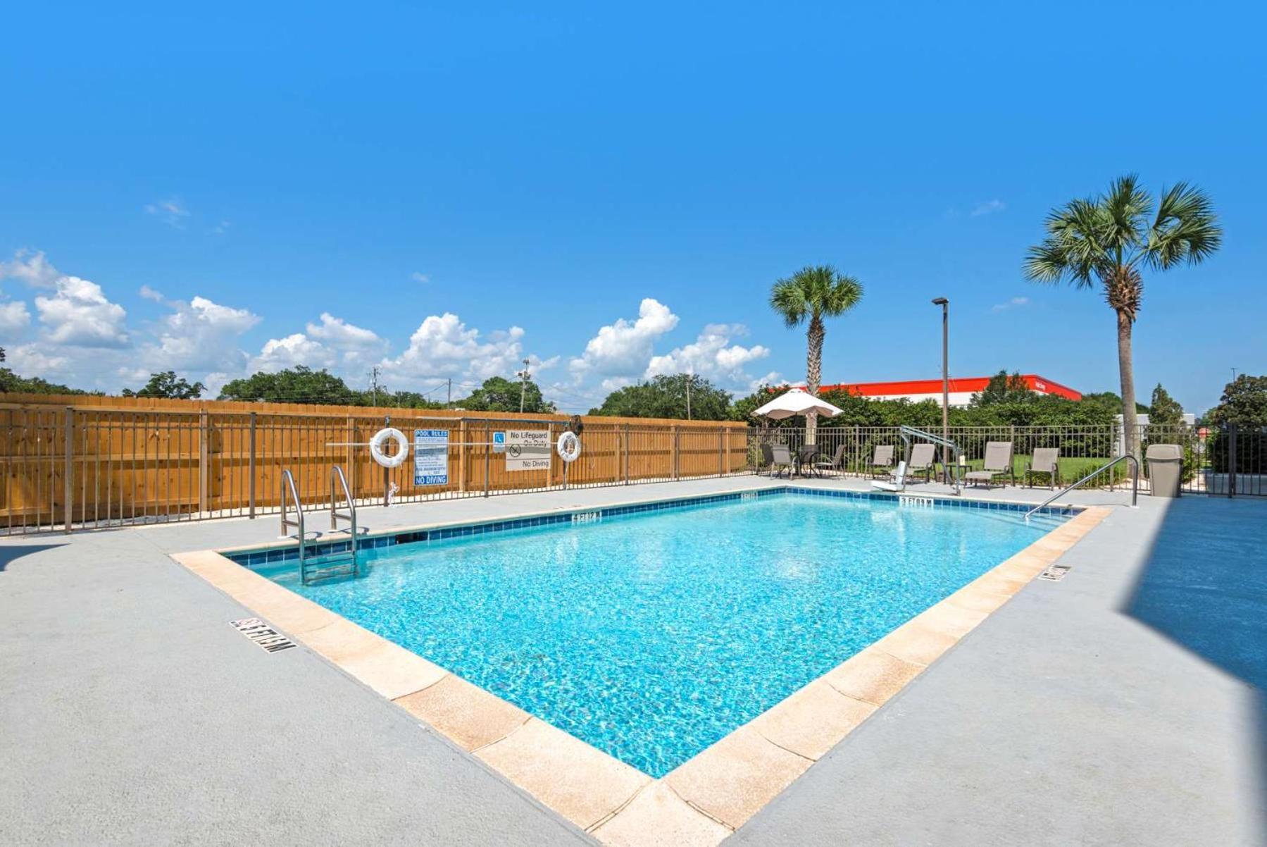 Hampton Inn & Suites Pensacola I-10 N At University Town Plaza Extérieur photo