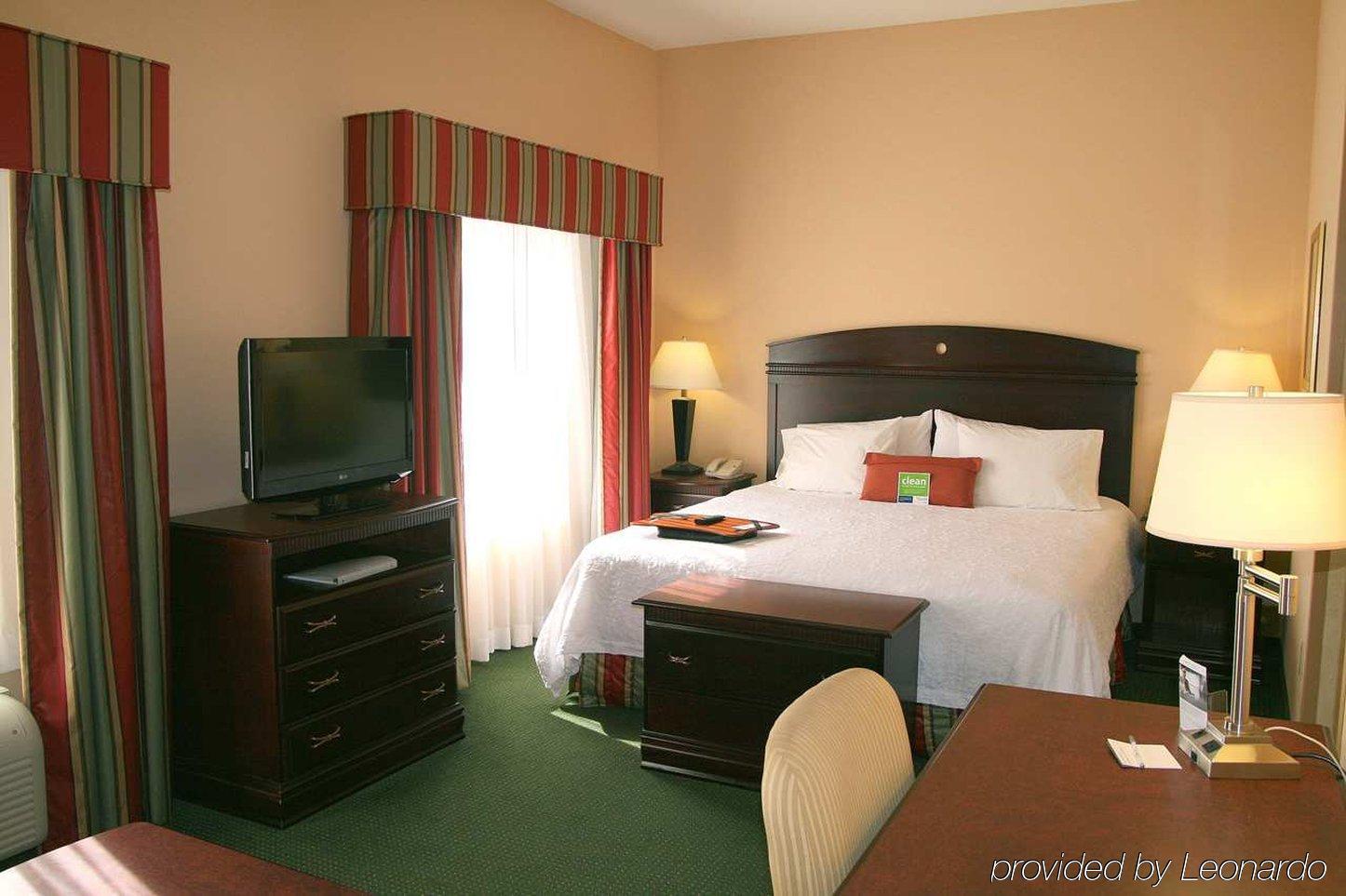 Hampton Inn & Suites Pensacola I-10 N At University Town Plaza Chambre photo